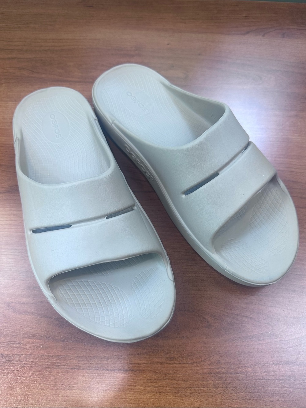 OOFOS  Recovery Slides Gray Slip-On Sandals Mens Sz 10 Womens Sz 12